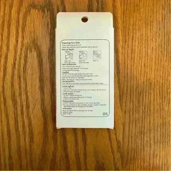 🌈 6/$60, Set Of 4 Nail Stickers, Press On Nails And Set of 6 Nail Glitters - Picture 9 of 9